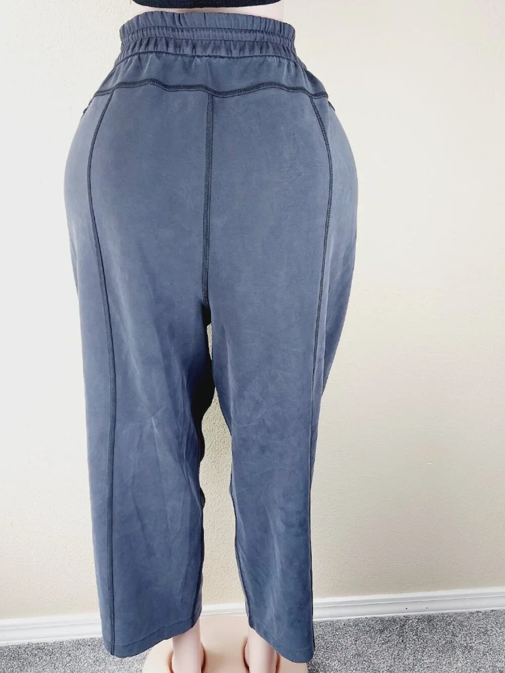 Lululemon Women's Black Softstreme High-Rise Pull-On Straight Crop Pants Size 18